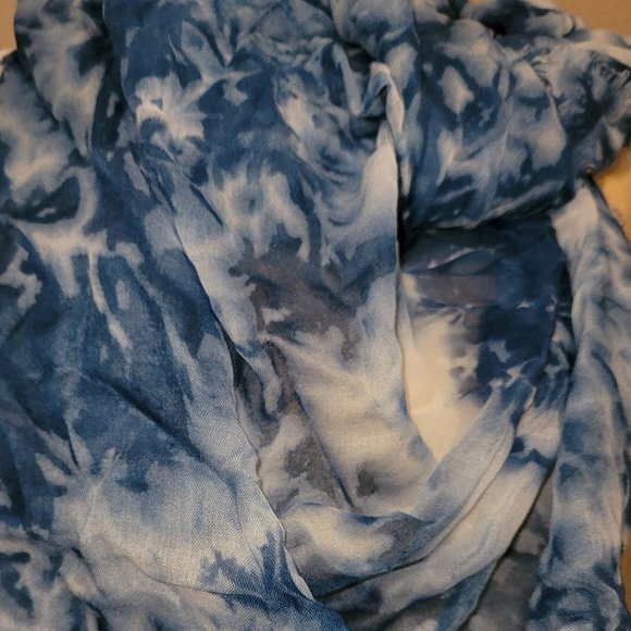Steve Madden Tie-Dyed oblong lightweight, breathable Scarf One size Deni… - Picture 4 of 7
